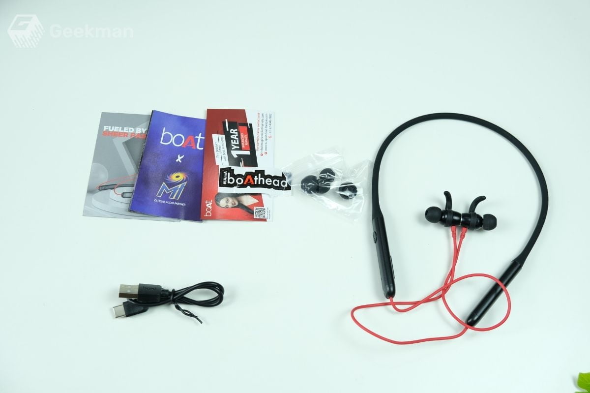 boat rockerz 330 pro wireless neckband with 60hrs playtime